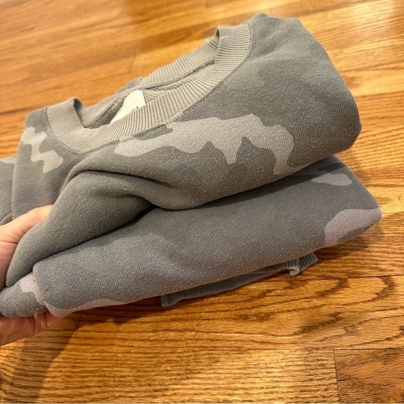 American Eagle Camo Sweatshirt size L - Picture 5 of 6